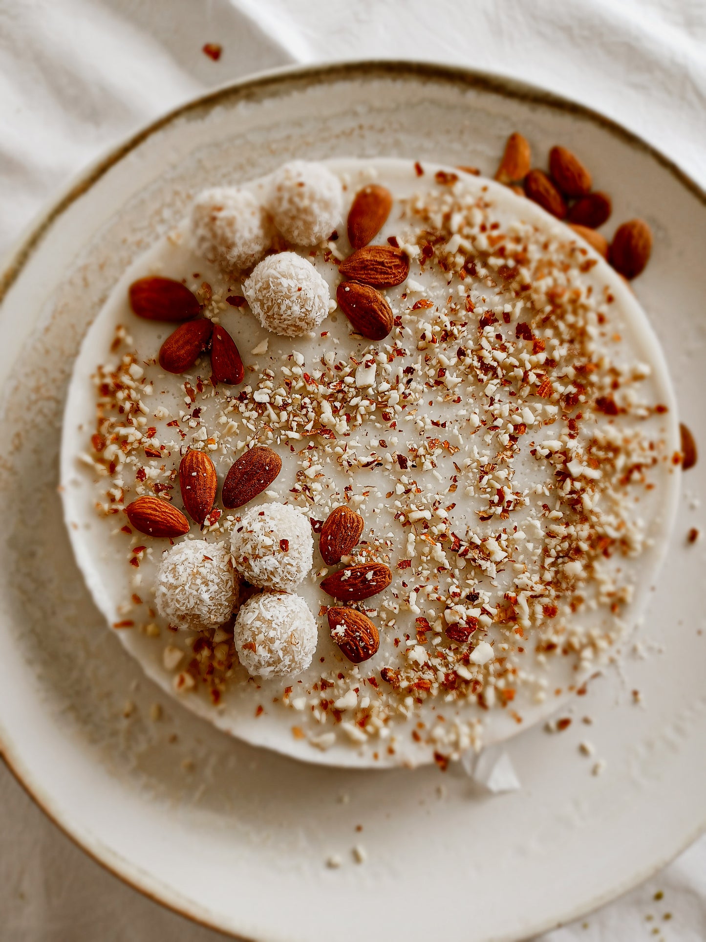 Bolo de coco com creme de batata doce